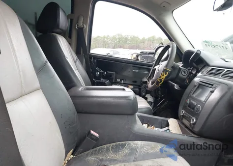 2008 Chevrolet Suburban 1500 Lt from USA, damaged, VIN 3GNFK16388G157043